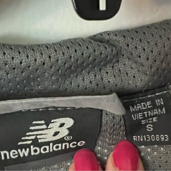 New Balance raincoat - Picture 3 of 3